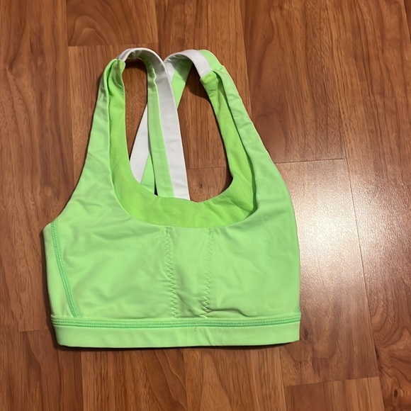 Lululemon Run: Stuff Your Bra II - Picture 2 of 4